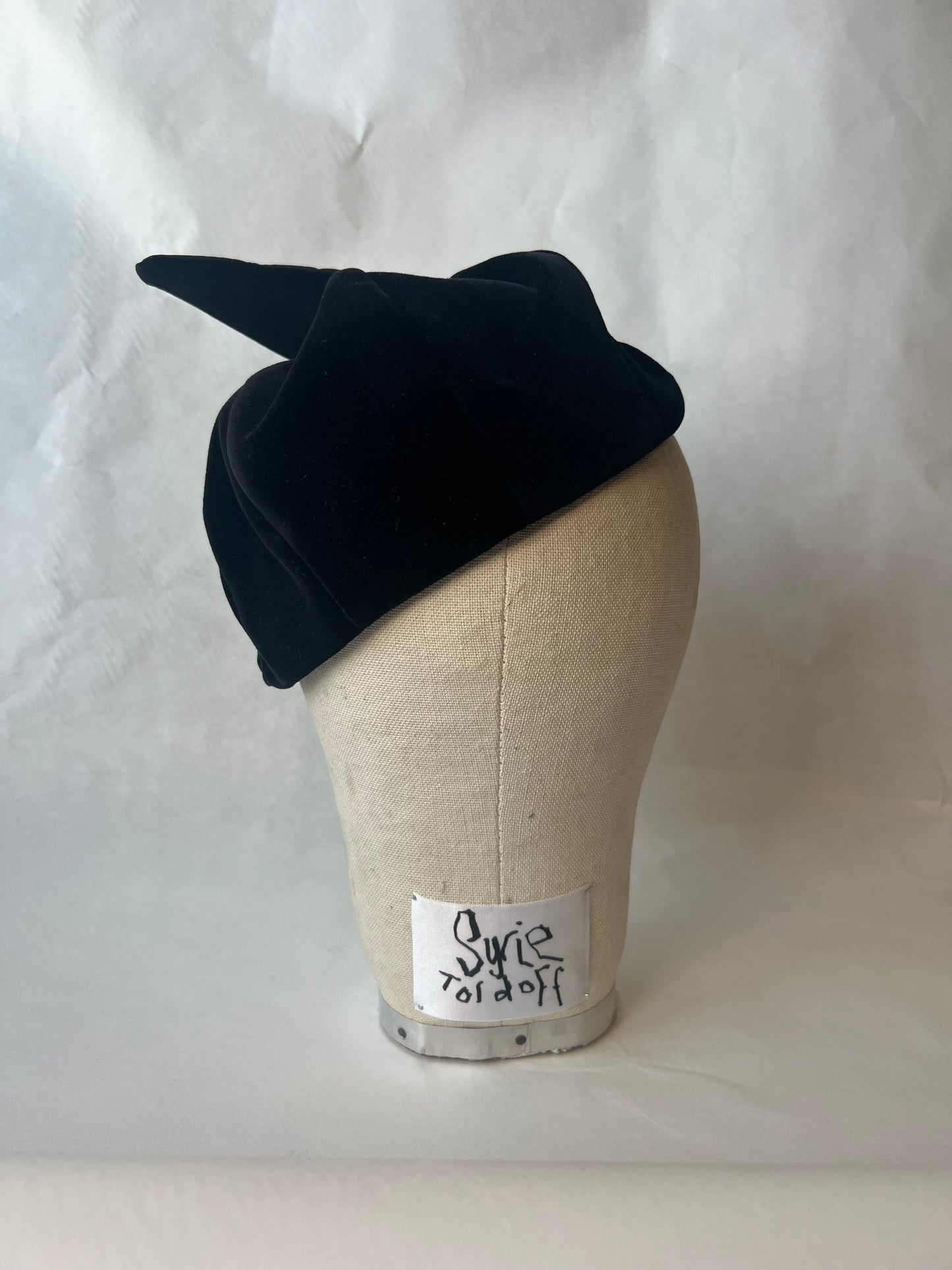 ‘In Search Of a Point’ Bonnet