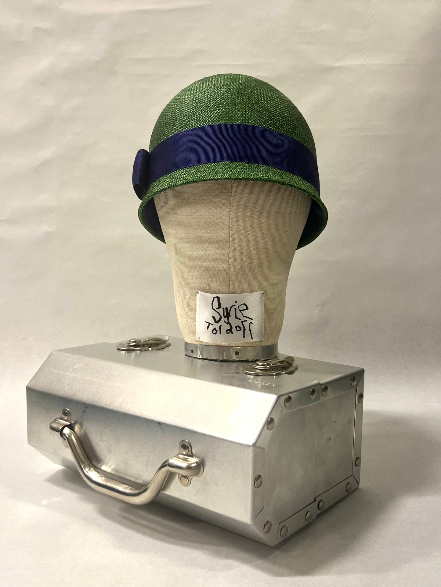 "MILITARY CLOCHE" hat