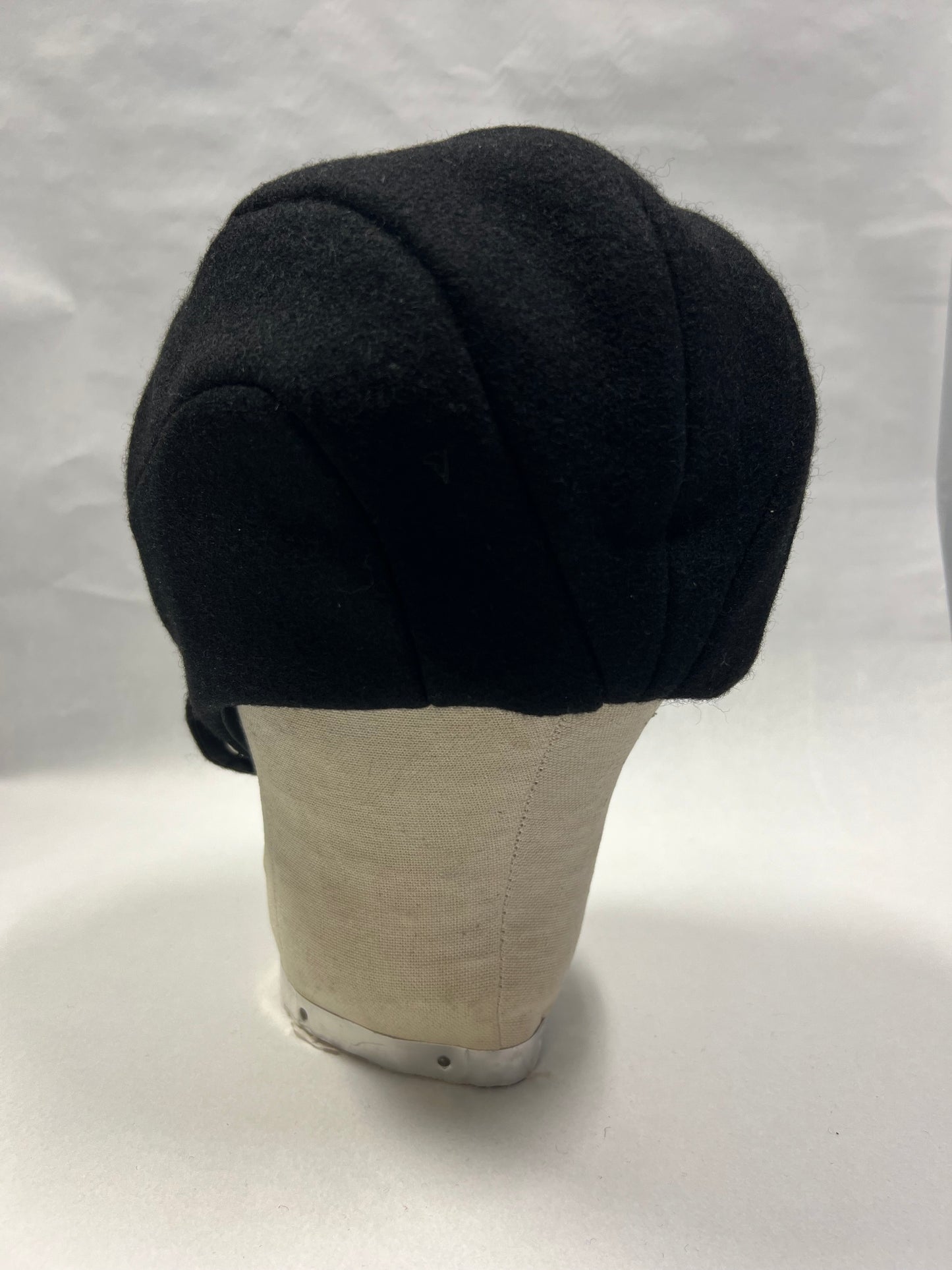 ‘Veiled Pilot’ bonnet