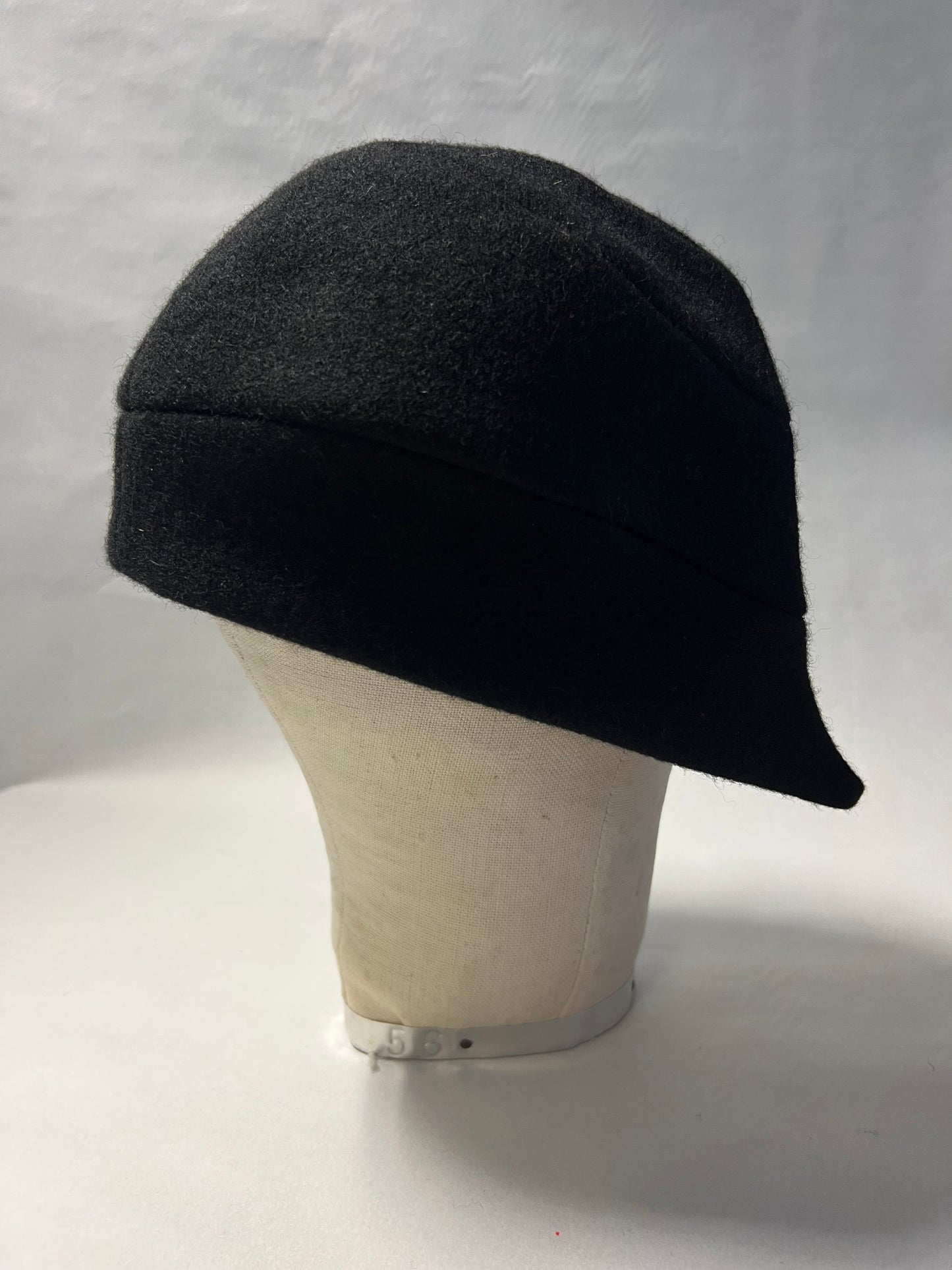 ‘Wonky widow’s peak’ hat