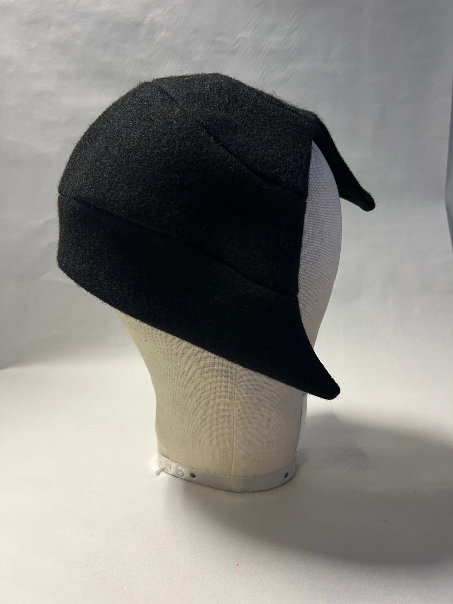 ‘Wonky widow’s peak’ hat