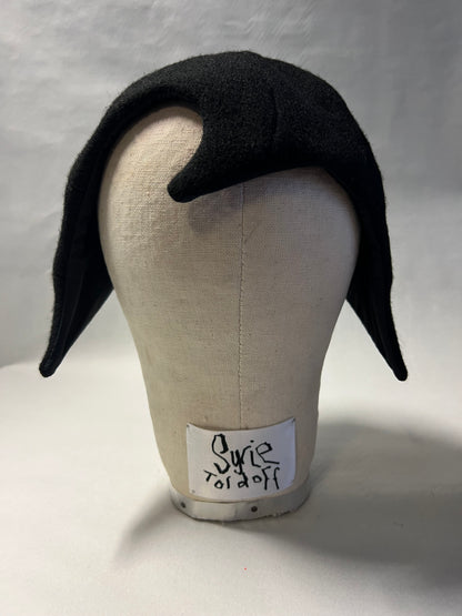 ‘Wonky widow’s peak’ hat