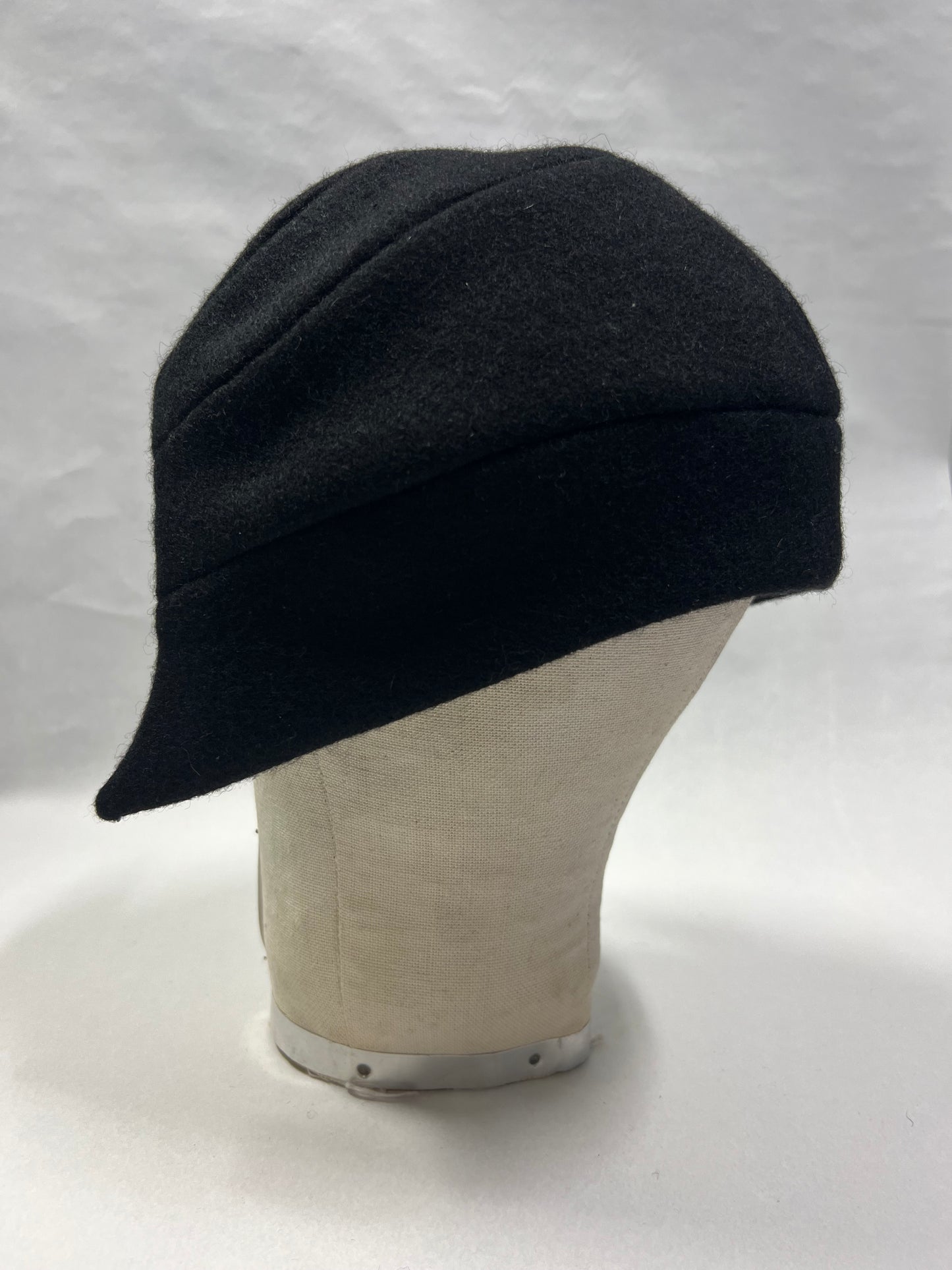 ‘Wonky widow’s peak’ hat