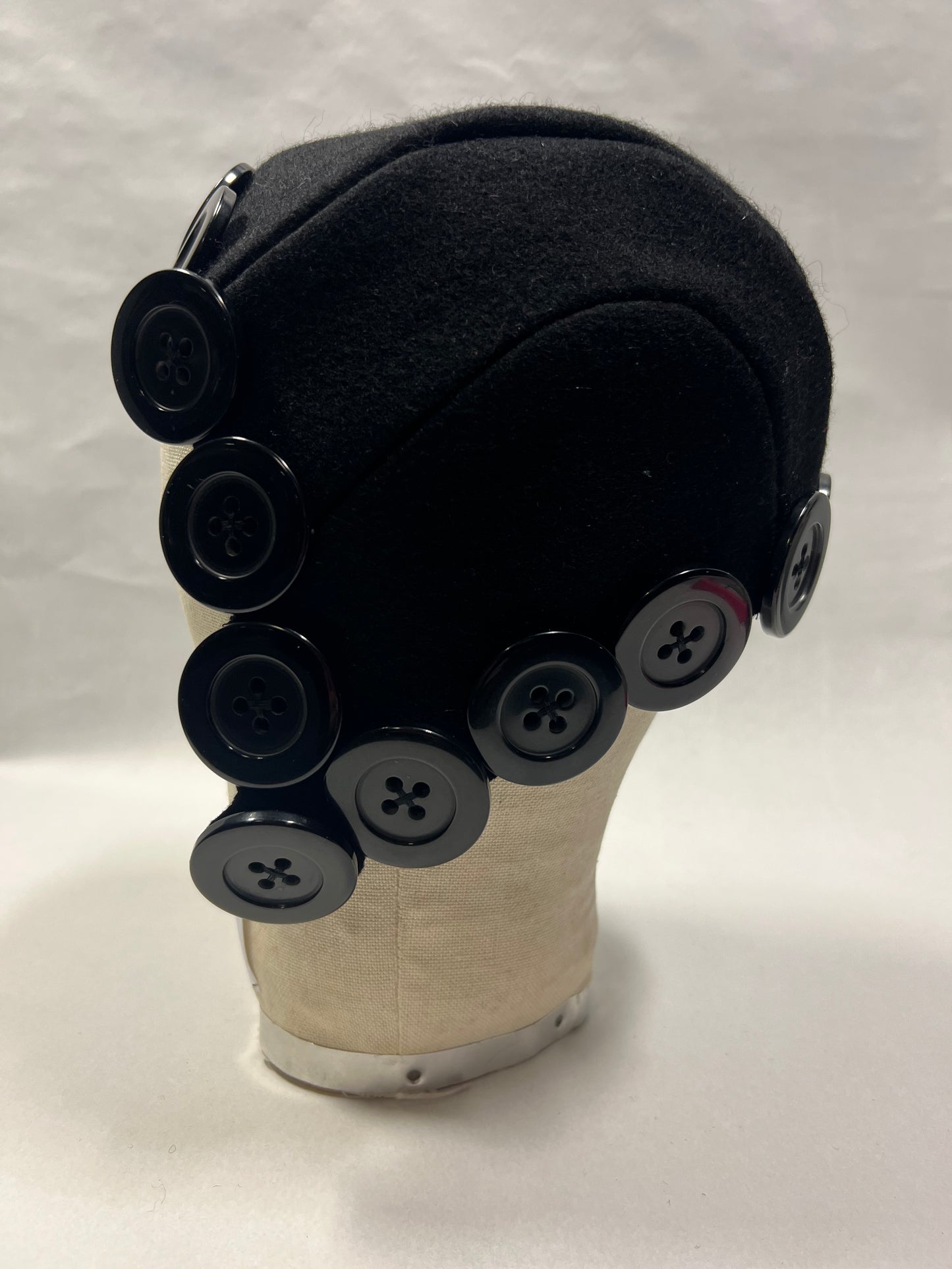 The button bonnet