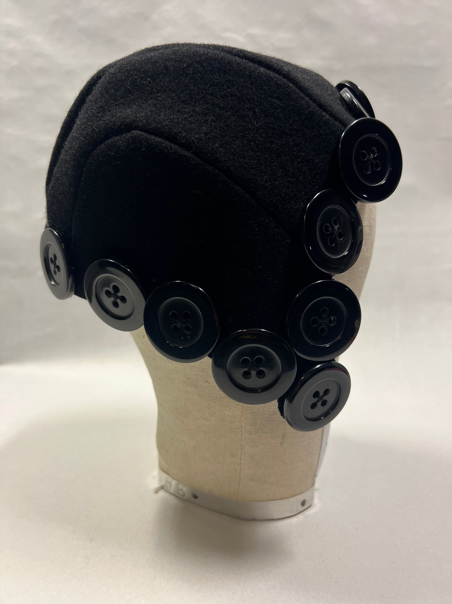 The button bonnet