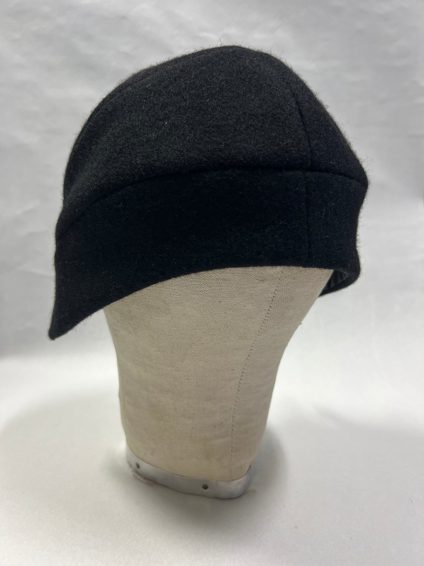 ‘Wonky widow’s peak’ hat