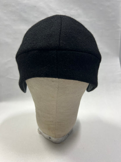 ‘Wonky widow’s peak’ hat