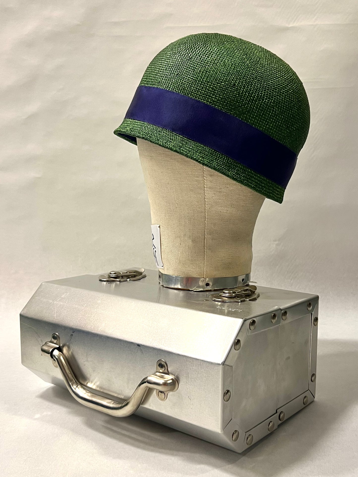 "MILITARY CLOCHE" hat