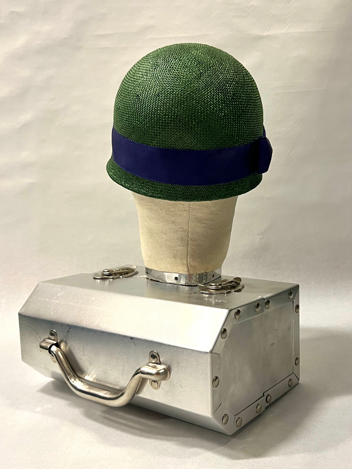 "MILITARY CLOCHE" hat